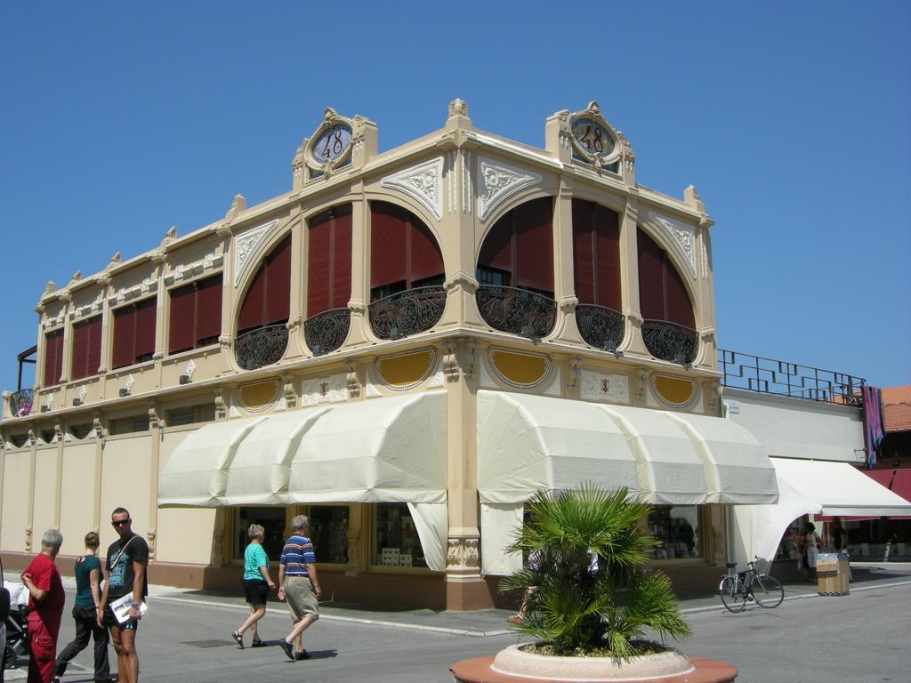 Hotel Bianchi Виареджо Екстериор снимка