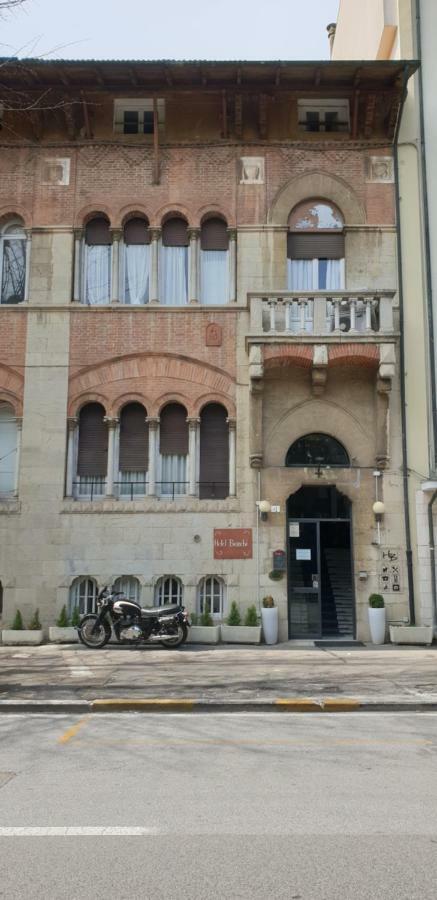 Hotel Bianchi Виареджо Екстериор снимка